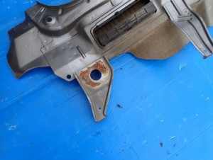 SUZUKI SPLASH 08-14 PAS TYLNY 4/10 MINIATURA