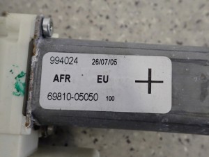 TOYOTA AVENSIS T25 03-07 PODNOŚNIK SZYBY PRZEDNI PRAWY 6/6 MINIATURA