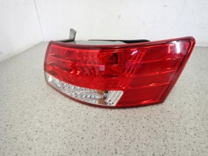 HYUNDAI SONATA 05-09 LAMPA TYLNA PRAWA 2/6 MINIATURA