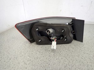 HYUNDAI SONATA 05-09 LAMPA TYLNA PRAWA 5/6 MINIATURA