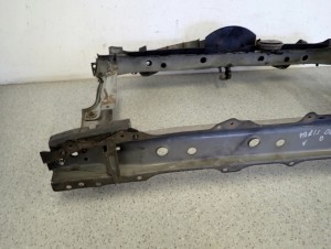 TOYOTA YARIS II 06-09 PAS PRZEDNI WZMOCNIENIE 5/10 MINIATURA