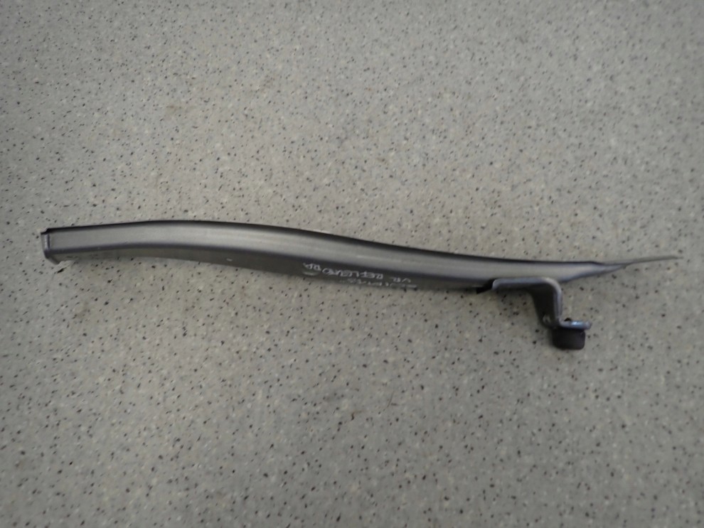 SUZUKI SWIFT MK7 10- WSPORNIK OKULAR PASA PRZEDNIEGO PRAWY 4/4