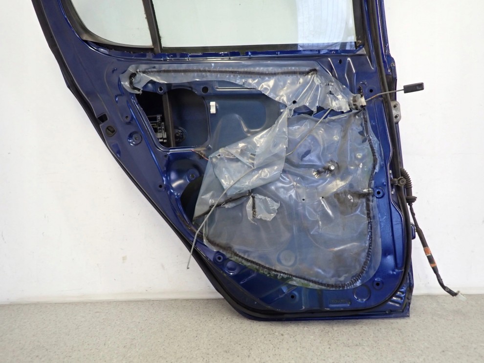 TOYOTA YARIS I 99- JP 5d DRZWI TYLNE LEWE 15/16