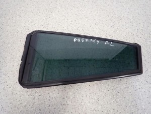 MAZDA PREMACY 99-05 SZYBA TYLNA LEWA 2/4 MINIATURA