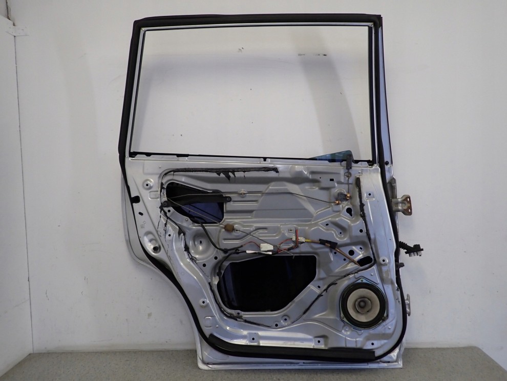 MAZDA PREMACY 99- DRZWI TYLNE LEWE 15/16