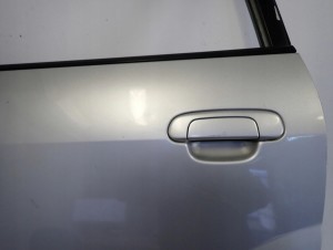 MAZDA PREMACY 99- DRZWI TYLNE LEWE 10/16 MINIATURA