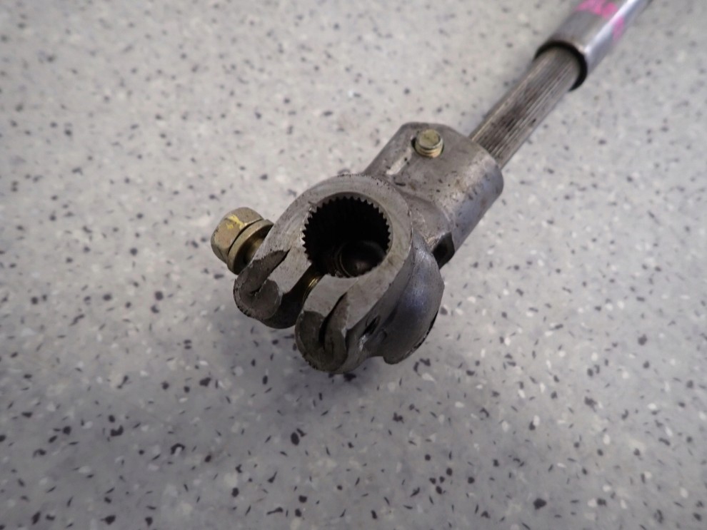 SUZUKI IGNIS 04-08 KRZYŻAK KOLUMNY KIEROWNICZEJ 3/3