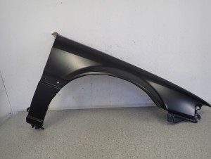 HONDA ACCORD III CA SEDAN 85-89 BŁOTNIK PRZEDNI PRAWY