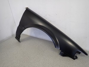 HONDA ACCORD III CA SEDAN 85-89 BŁOTNIK PRZEDNI PRAWY 2/4 MINIATURA