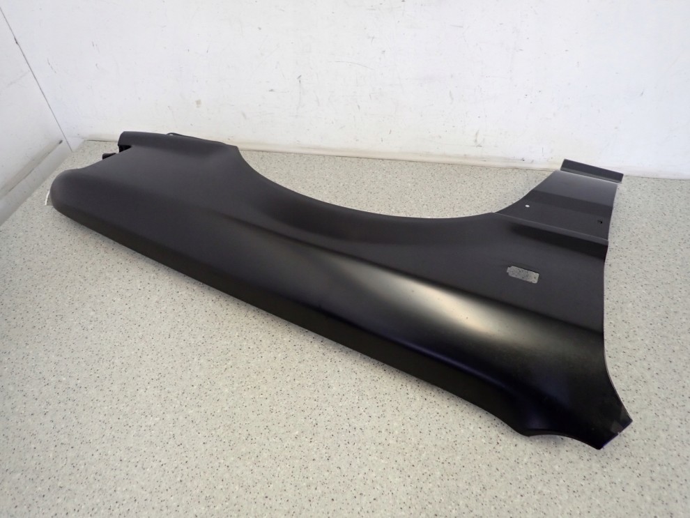 MITSUBISHI GALANT 88-92 BŁOTNIK PRZEDNI PRAWY 3/5