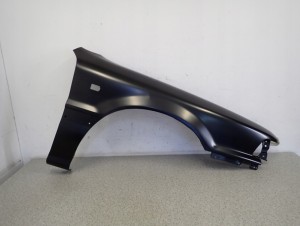 MITSUBISHI GALANT 88-92 BŁOTNIK PRZEDNI PRAWY 1/5 MINIATURA