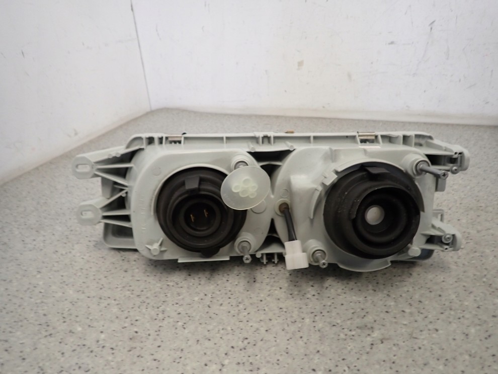 MITSUBISHI GALANT 88-92 REFLKTOR PRAWY LAMPA PRZEDNIA PRAWA NOWA DEPO 6/7