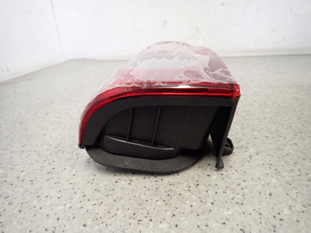 HYUNDAI H100 96-00 LAMPA TYLNA LEWA NOWA ORYGINAŁ 5/5