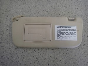 HYUNDAI GETZ 02-10 DASZEK PRZECIWSŁONECZNY LEWY 1/6 MINIATURA