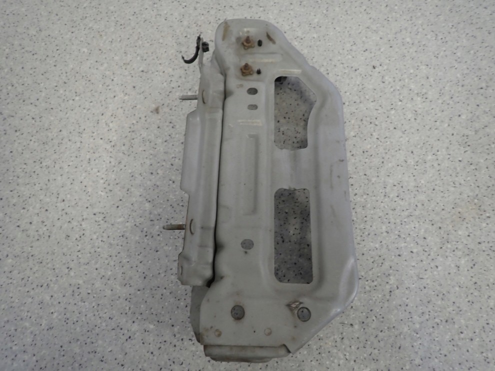 TOYOTA YARIS II 06-09 WSPORNIK PIONOWY PRAWY PASA PRZEDNIEGO 2/4