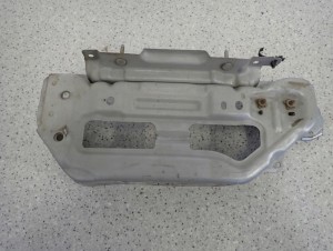 TOYOTA YARIS II 06-09 WSPORNIK PIONOWY PRAWY PASA PRZEDNIEGO 1/4 MINIATURA