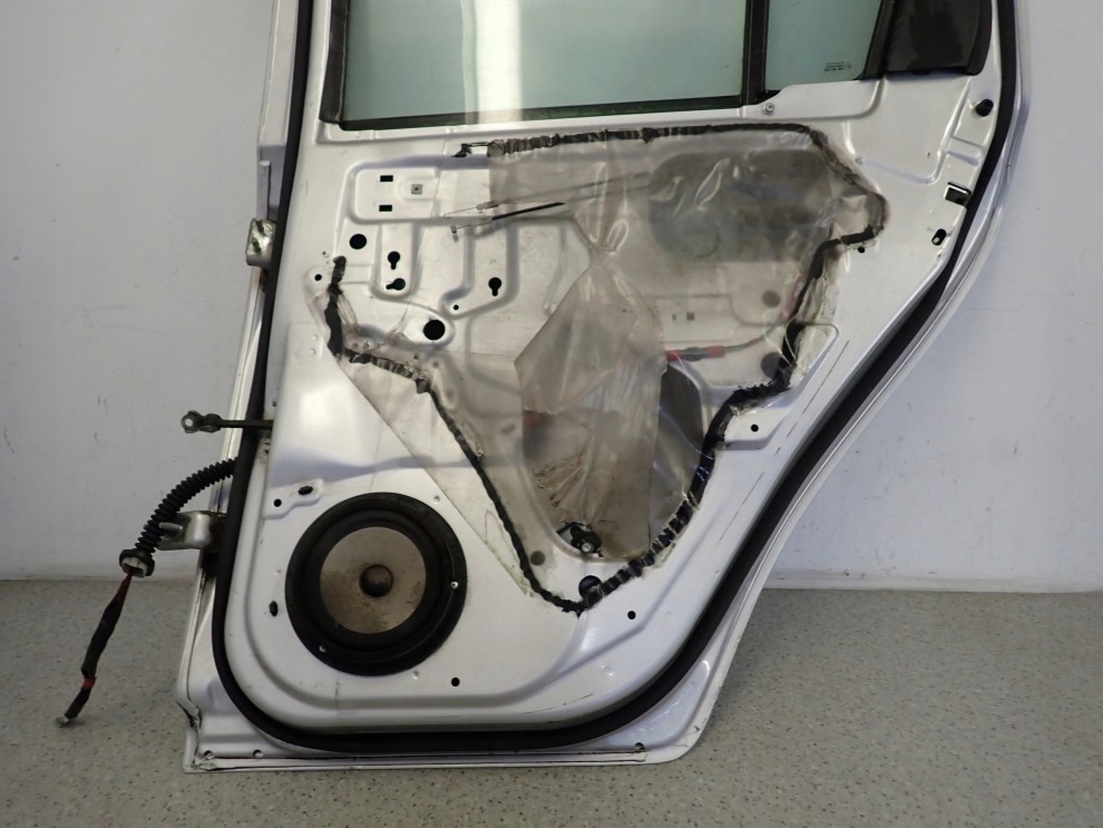 SUZUKI SWIFT 5d MK6 04-09 DRZWI TYLNE PRAWE ZCC 12/12