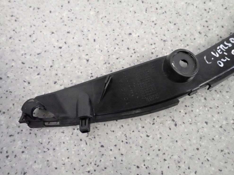 TOYOTA COROLLA VERSO 04-07 ŚLIZG TYLNY LEWY NA BŁOTNIK 2/7