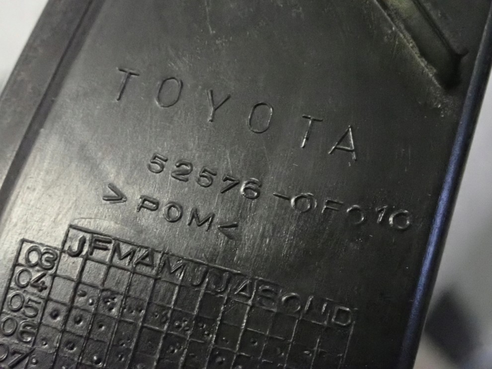 TOYOTA COROLLA VERSO 04-07 ŚLIZG TYLNY LEWY NA BŁOTNIK 7/7
