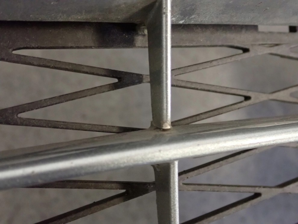 TOYOTA YARIS II 06-09 ZDERZAK PRZEDNI 12/16