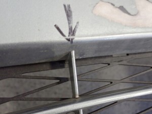 TOYOTA YARIS II 06-09 ZDERZAK PRZEDNI 11/16 MINIATURA