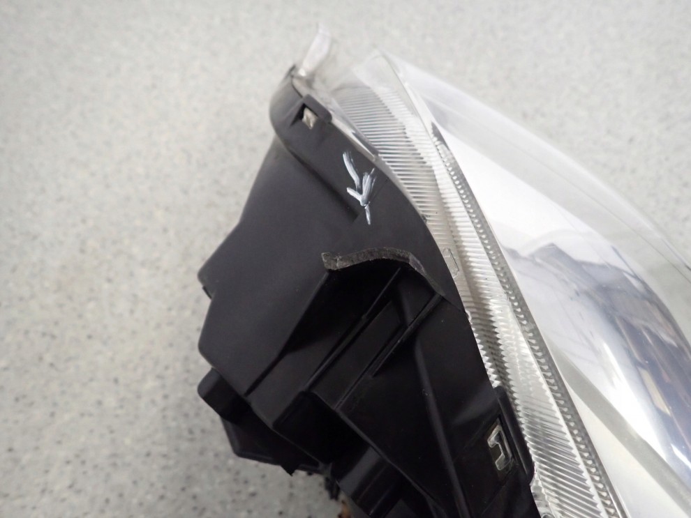 YARIS II 06-09 LAMPA PRZEDNIA LEWA REFLEKTOR EUROPA 6/10