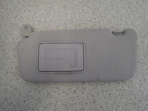 HYUNDAI GETZ 02-10 DASZEK PRZECIWSŁONECZNY LEWY 1/14 MINIATURA