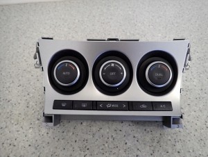 MAZDA 3 MAZDA3 BL 08- PANEL STEROWANIA NAWIEWEM AUTOMAT 1/7 MINIATURA