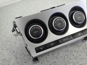 MAZDA 3 MAZDA3 BL 08- PANEL STEROWANIA NAWIEWEM AUTOMAT 2/7 MINIATURA