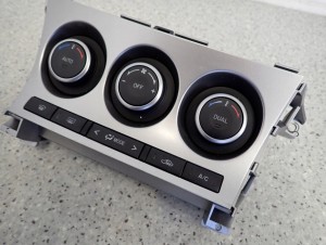 MAZDA 3 MAZDA3 BL 08- PANEL STEROWANIA NAWIEWEM AUTOMAT 3/7 MINIATURA