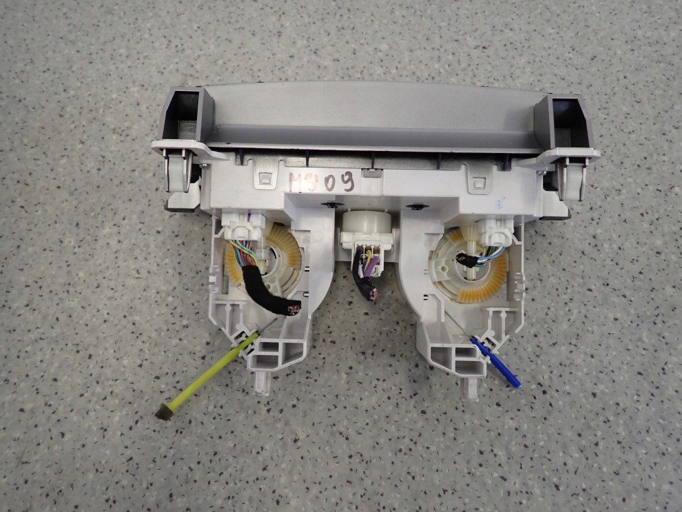 MAZDA 3 MAZDA3 BL 08- PANEL STEROWANIA NAWIEWEM MANUAL 6/8