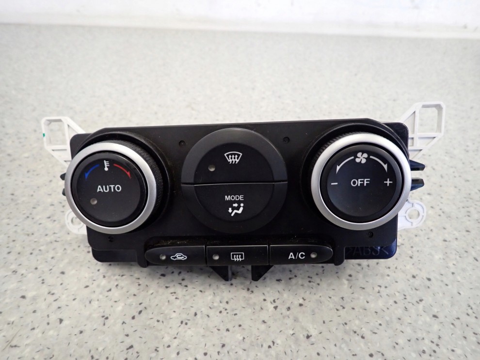 MAZDA CX-7 09- PANEL STEROWANIA NAWIEWEM 1/6