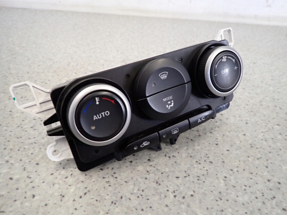 MAZDA CX-7 09- PANEL STEROWANIA NAWIEWEM 3/6