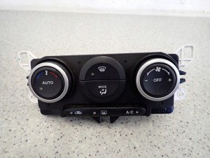 MAZDA CX-7 09- PANEL STEROWANIA NAWIEWEM 1/6 MINIATURA