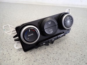 MAZDA CX-7 09- PANEL STEROWANIA NAWIEWEM 3/6 MINIATURA