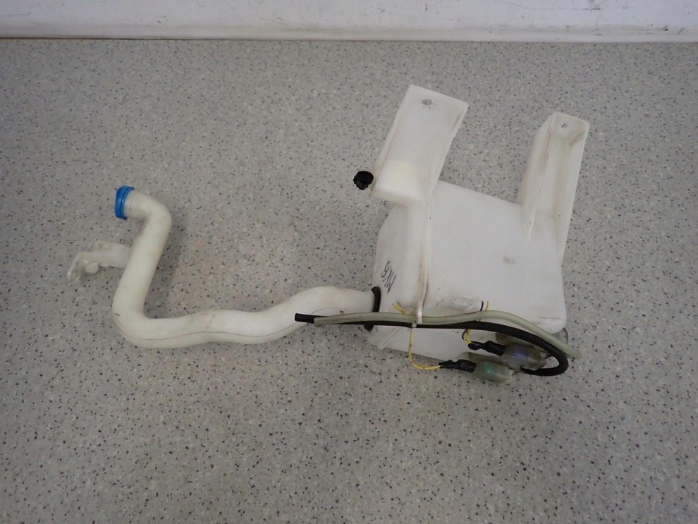 SUZUKI SWIFT 05-10 ZBIORNICZEK PŁYNU DO SPRYSKIWACZY 2/5