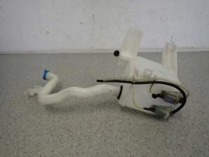 SUZUKI SWIFT 05-10 ZBIORNICZEK PŁYNU DO SPRYSKIWACZY 1/5 MINIATURA