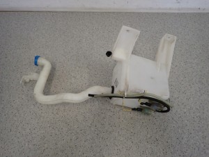 SUZUKI SWIFT 05-10 ZBIORNICZEK PŁYNU DO SPRYSKIWACZY 2/5 MINIATURA