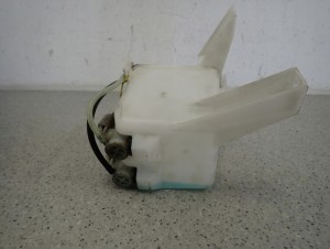 SUZUKI SWIFT 05-10 ZBIORNICZEK PŁYNU DO SPRYSKIWACZY 4/5 MINIATURA