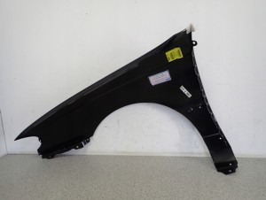 HYUNDAI ELANTRA 94-95 BŁOTNIK PRZEDNI PRAWY NOWY 6/6 MINIATURA