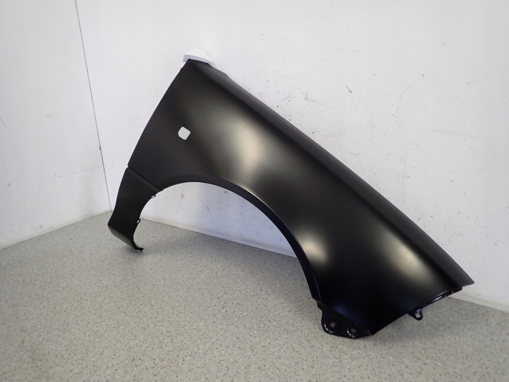 SUZUKI SWIFT 89-96 BŁOTNIK PRZEDNI PRAWY NOWY 2/5