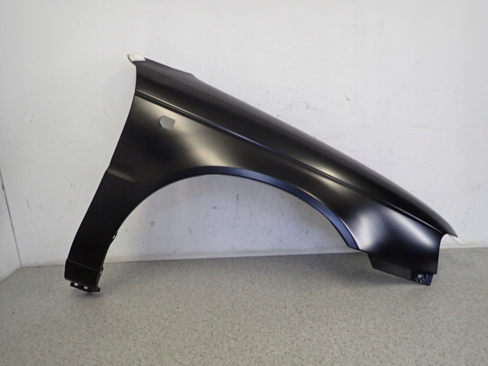 SUZUKI BALENO 95-99 BŁOTNIK PRZEDNI PRAWY NOWY 1/5