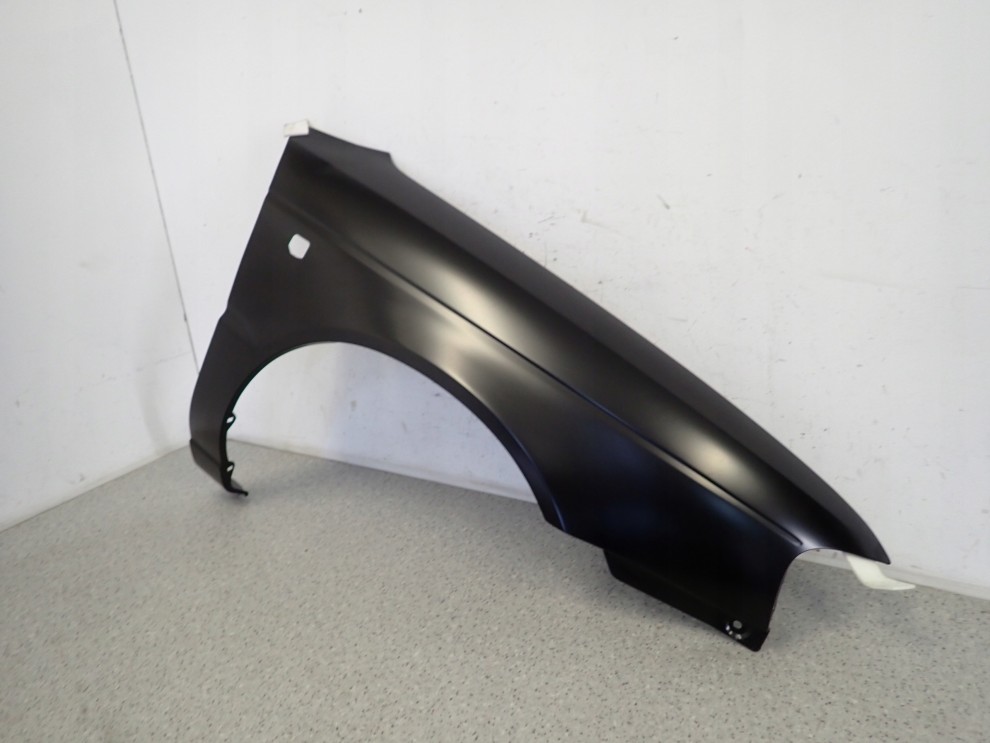 SUZUKI BALENO 95-99 BŁOTNIK PRZEDNI PRAWY NOWY 2/5