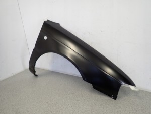 SUZUKI BALENO 95-99 BŁOTNIK PRZEDNI PRAWY NOWY 2/5 MINIATURA