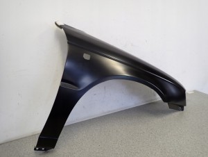 SUZUKI BALENO 95-99 BŁOTNIK PRZEDNI PRAWY NOWY 3/5 MINIATURA