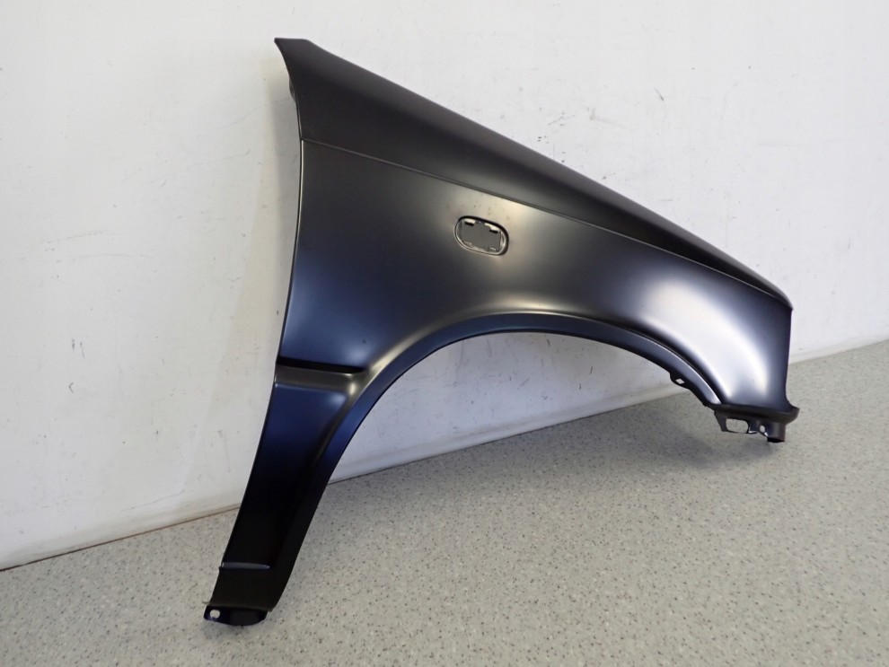 SUZUKI ALTO 88-94 BŁOTNIK PRZEDNI PRAWY NOWY 4/5