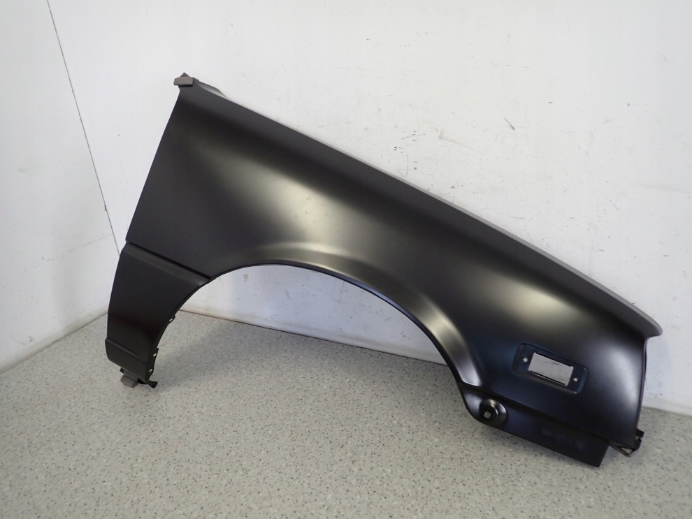 SUZUKI SWIFT 87-89 BŁOTNIK PRZEDNI PRAWY NOWY 2/5