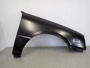 SUZUKI SWIFT 87-89 BŁOTNIK PRZEDNI PRAWY NOWY 1/5 MINIATURA