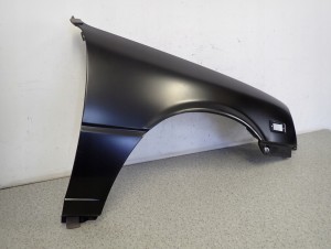 SUZUKI SWIFT 87-89 BŁOTNIK PRZEDNI PRAWY NOWY 3/5 MINIATURA