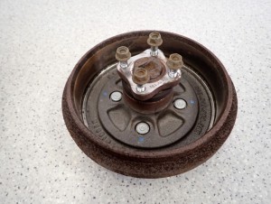 NISSAN MICRA K13 10- BĘBEN HAMULCOWY KORONKA MAGNETYCZNA CZOP 6/7 MINIATURA